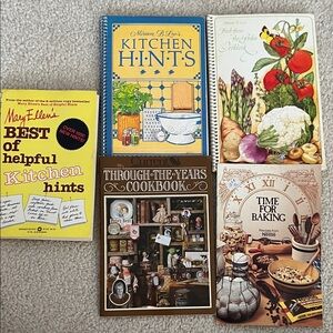 Assorted Kitchen Cookbook Set - Kitchen Hints Books- Used